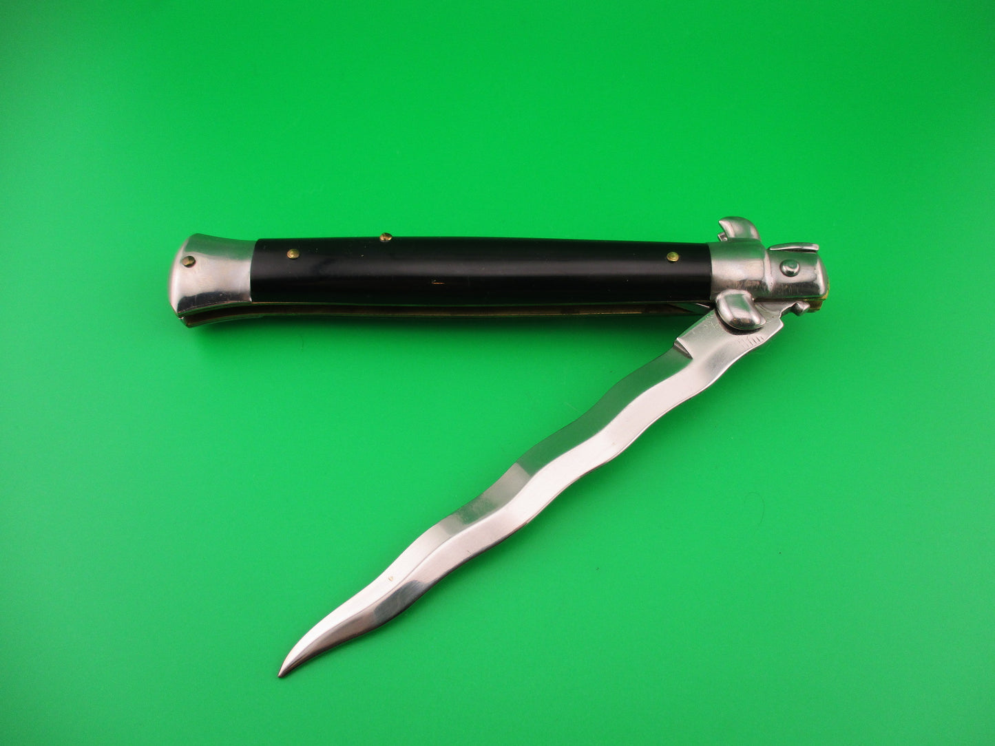 Sterile 28cm Italian Stiletto Black swivel bolster Kris blade automatic knife