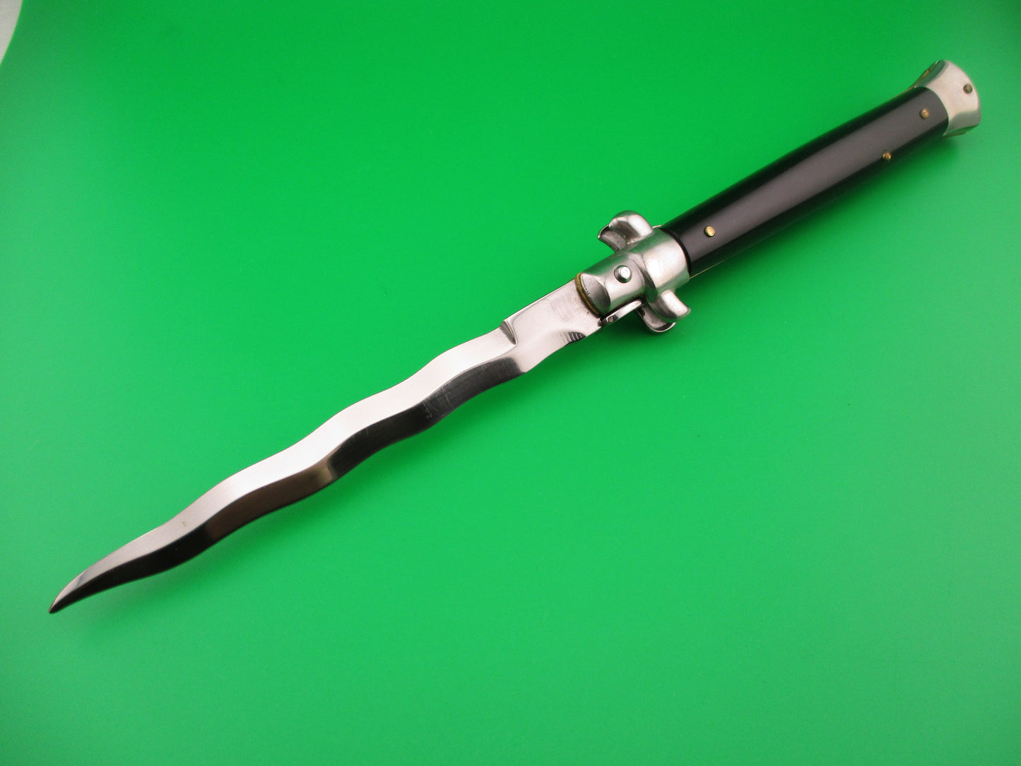 Sterile 28cm Italian Stiletto Black swivel bolster Kris blade automatic knife