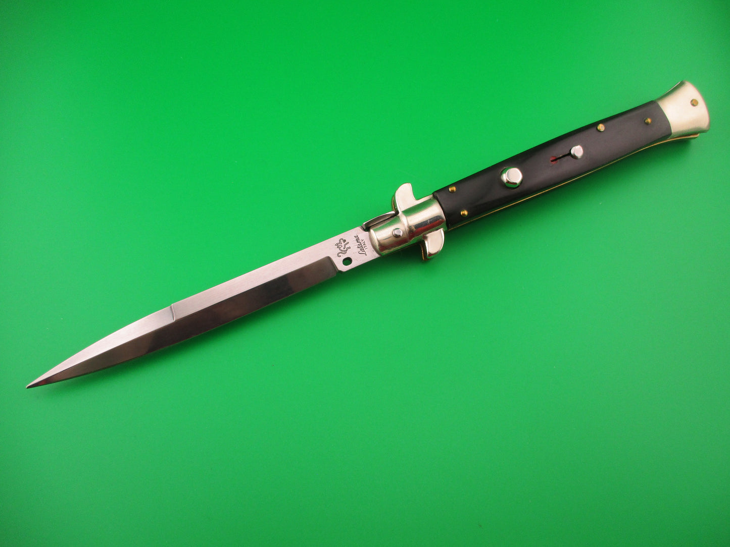 Walts LATAMA 28cm Italian Flat Guard Picklock RAVEN Red dot 5mm automatic knife