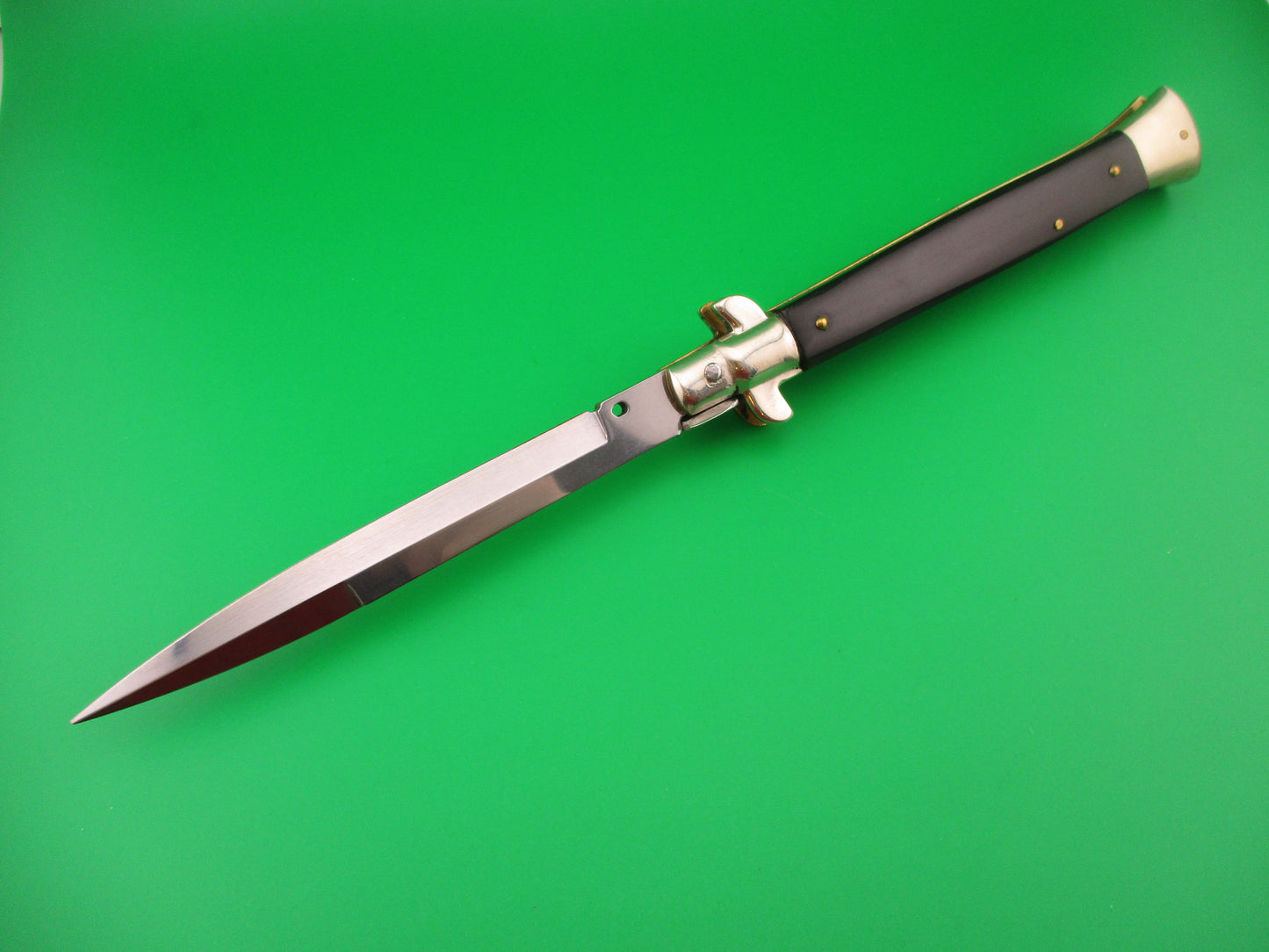 Walts LATAMA 28cm Italian Flat Guard Picklock RAVEN Red dot 5mm automatic knife