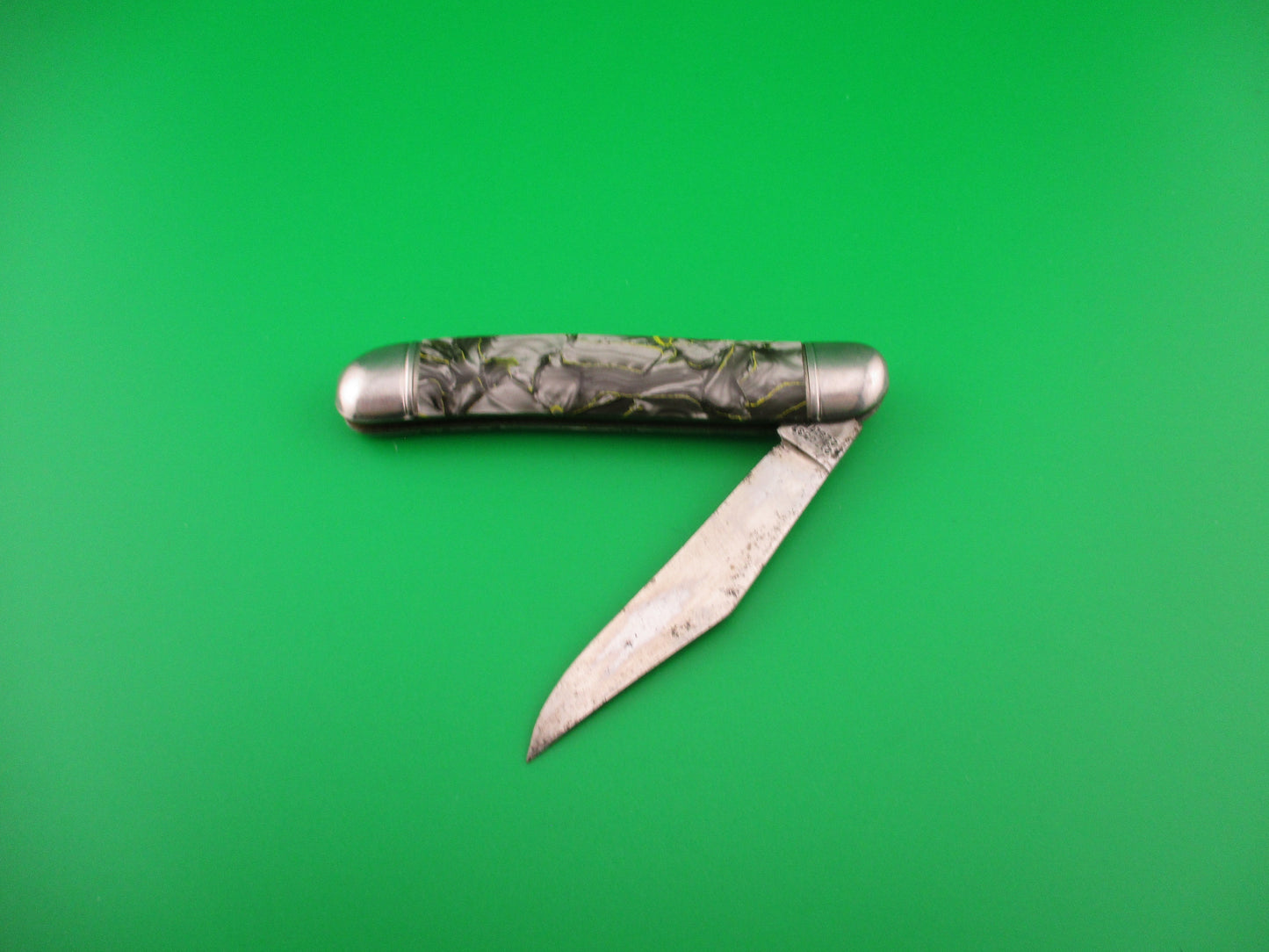 Hammer Brand Imperial Serpentine Jack Silver pearl Yellow streaks switchblade knife