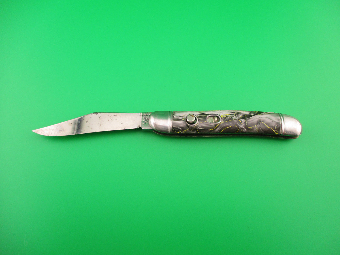 Hammer Brand Imperial Serpentine Jack Silver pearl Yellow streaks switchblade knife