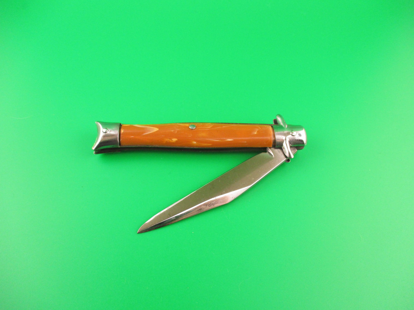 Edgemaster USA Bowtie Vintage Caramel Swirl automatic knife