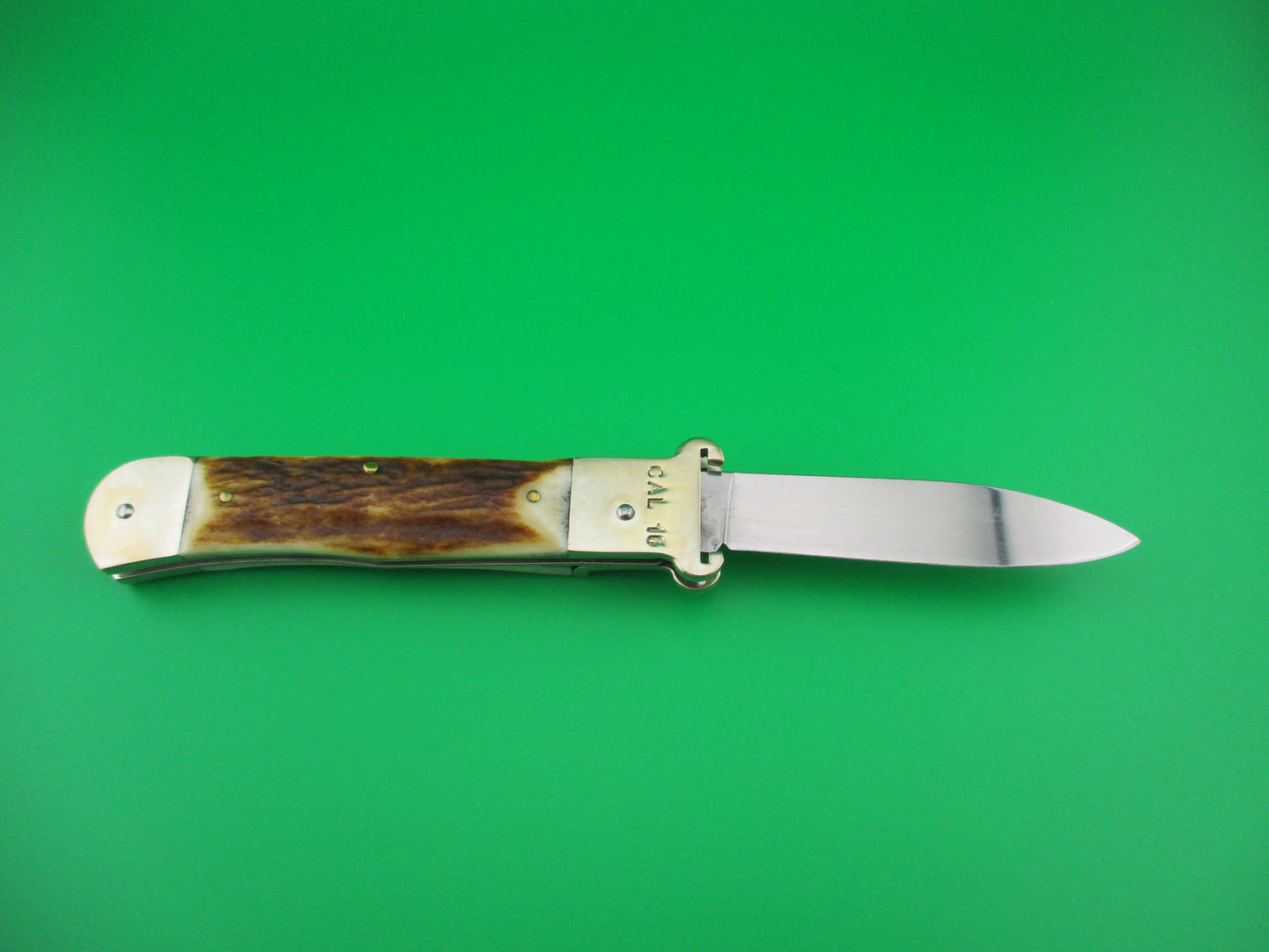 z Hubertus 11cm German Stag Shellpuller Otter automatic knife New in box.