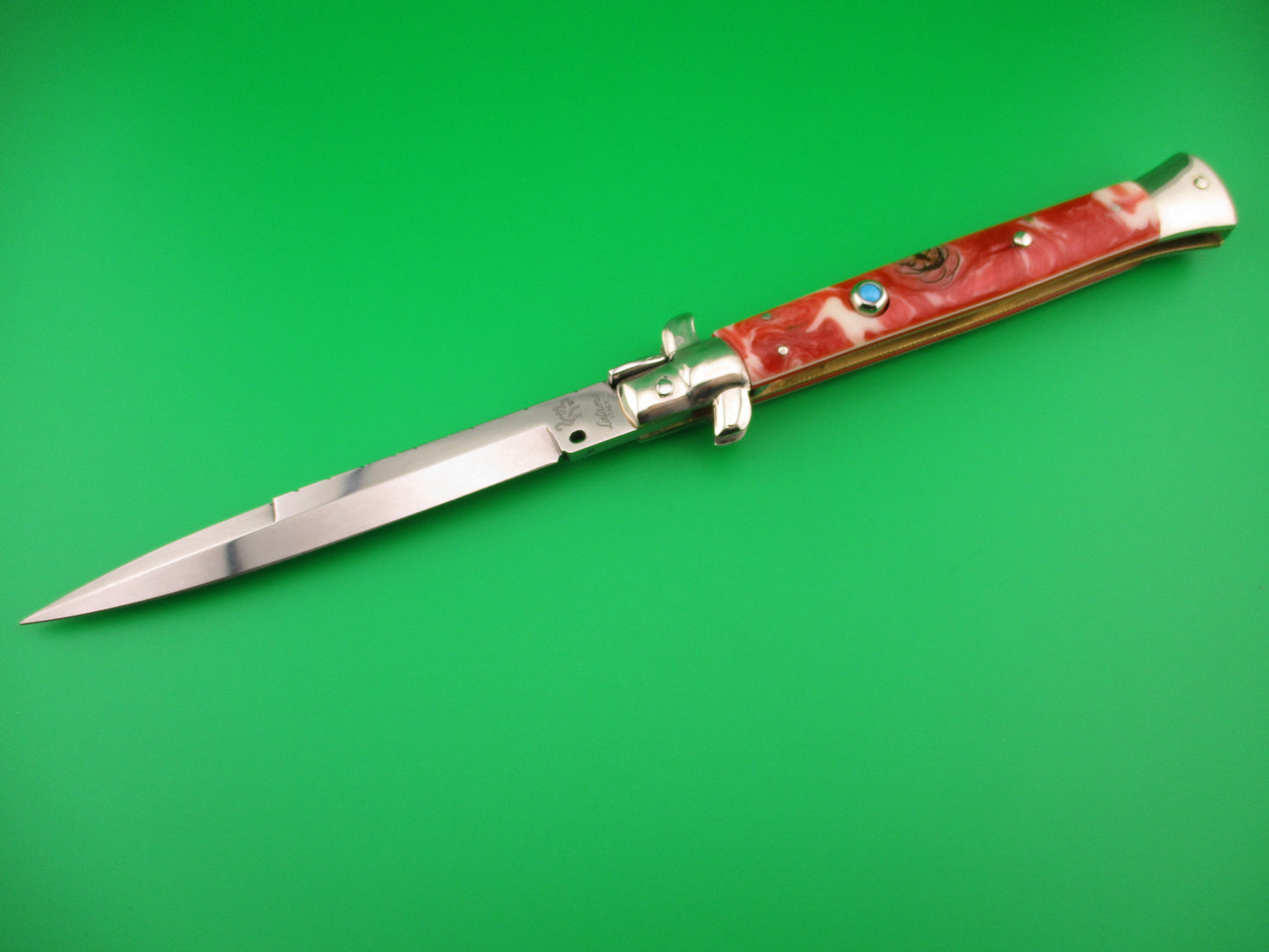 Walt's Latama 28cm Italian Classic customized by Tank Fisher Red & white automatic knife