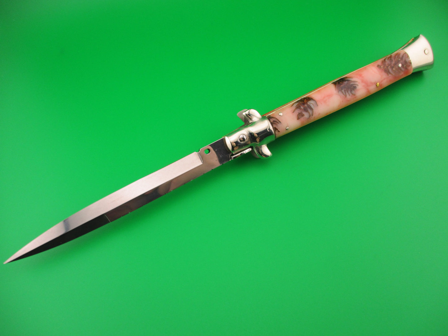 Walt's Latama 28cm Italian Classic customized by Tank Fisher Red & white automatic knife
