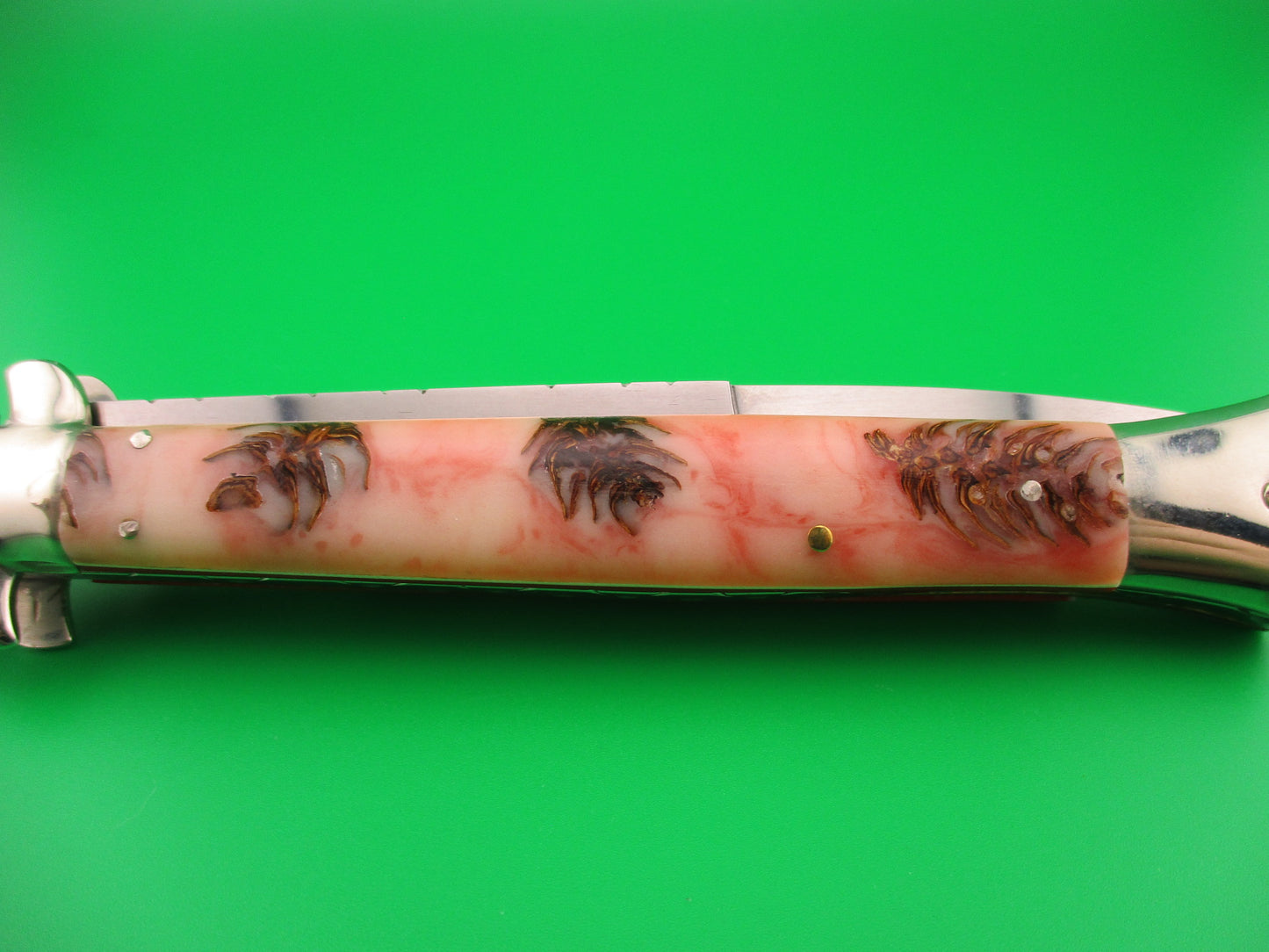 Walt's Latama 28cm Italian Classic customized by Tank Fisher Red & white automatic knife