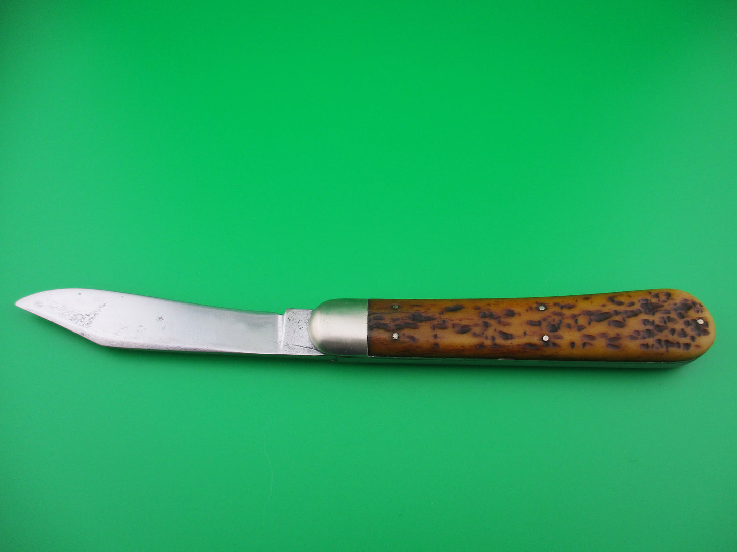 z Press Button Knife Co INVINCIBLE antique switchblade