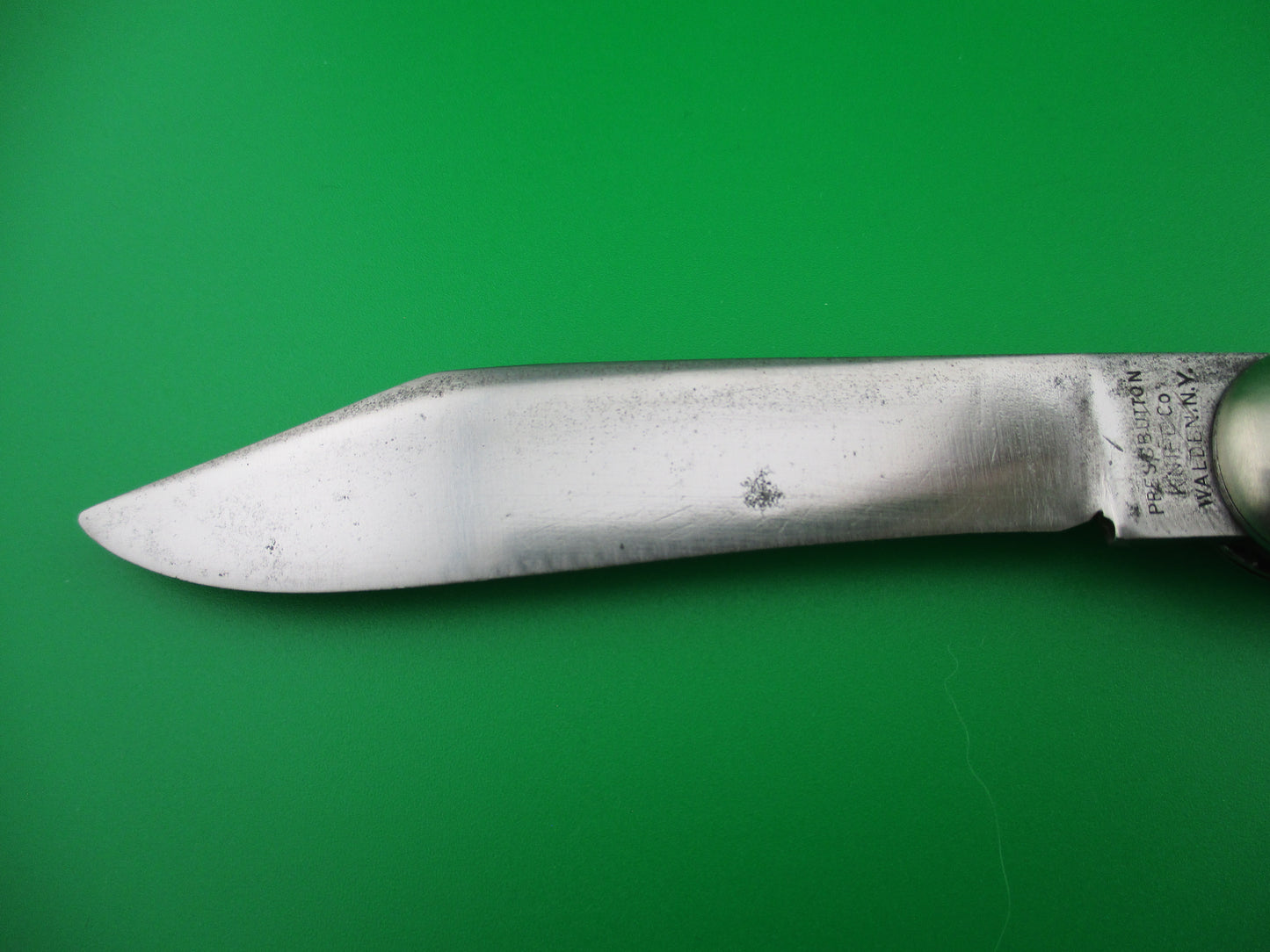 z Press Button Knife Co INVINCIBLE antique switchblade