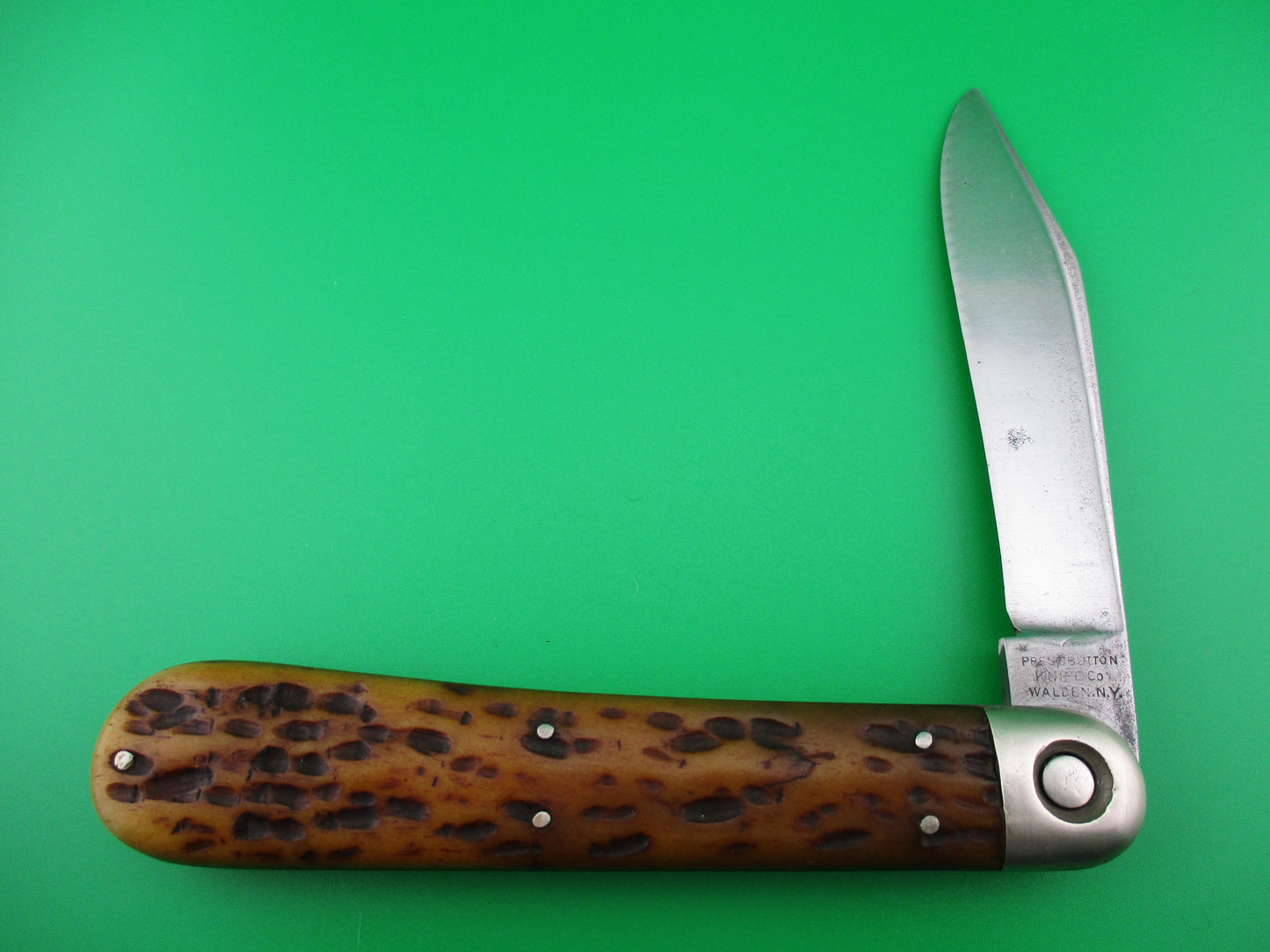 z Press Button Knife Co INVINCIBLE antique switchblade