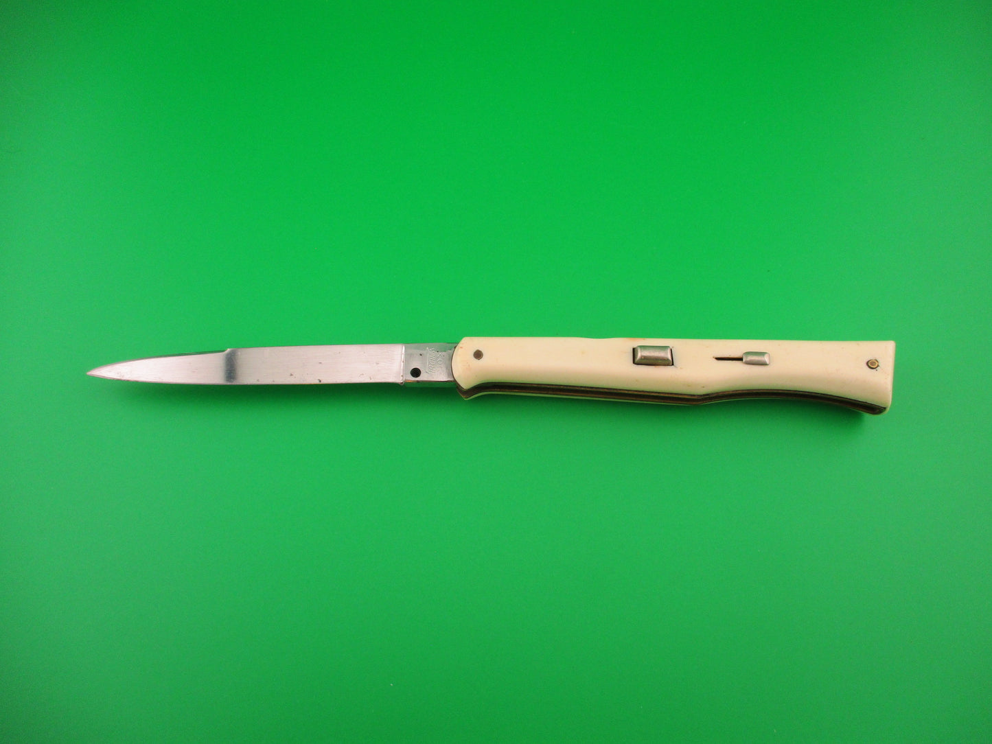 VIRGINIA INOX 21cm Ackermannchen style White Vintage Italian Switchblade