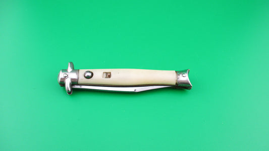 z COLONIAL SHUR-SNAP Fishtail White late 50s Gen 4 bowtie switchblade knife