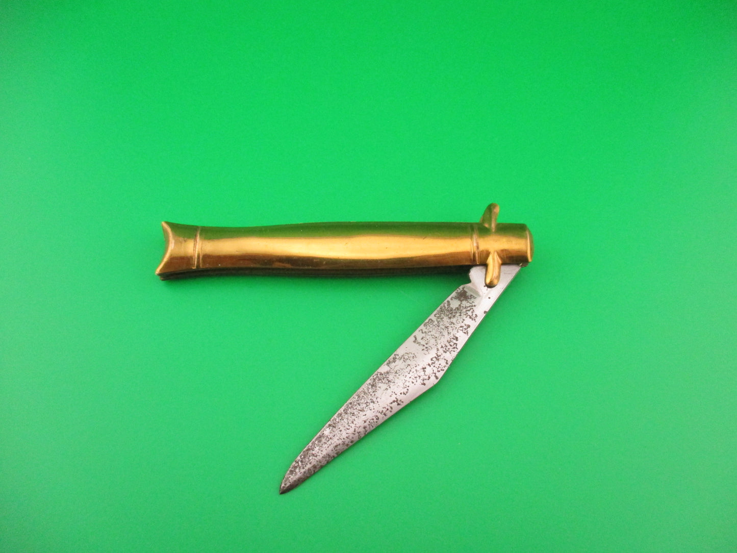 Edgemaster Brassy Bowtie fishtail vintage 1940s automatic knife