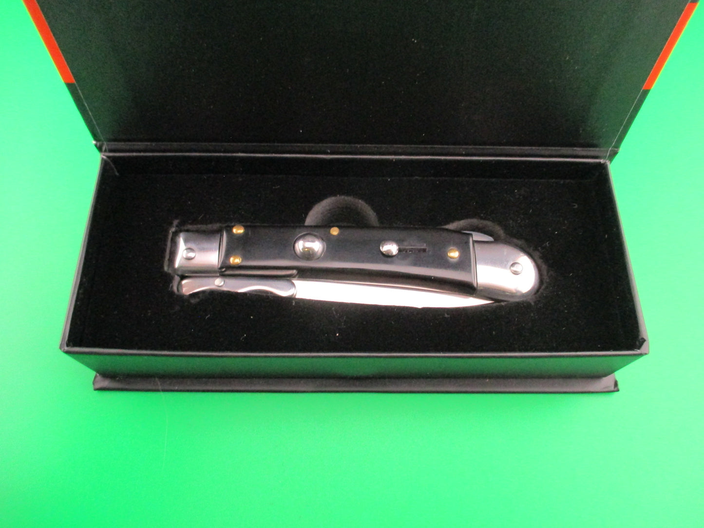 AKC World 19cm Italian Style Medici Black horn Swing guard automatic knife new in box