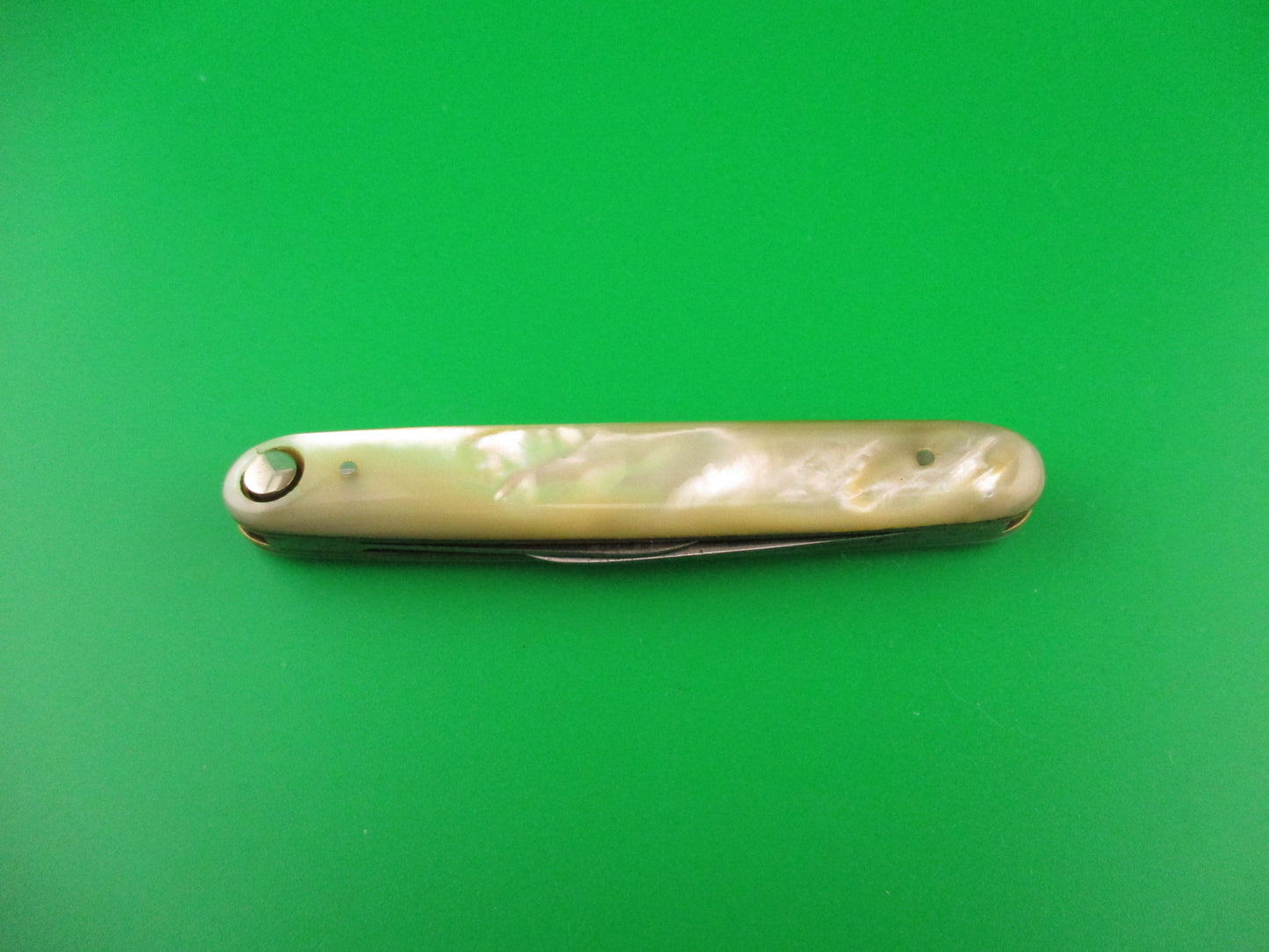 Press Button Knife Co medium double MOP pattern 105 antique switchblade knife