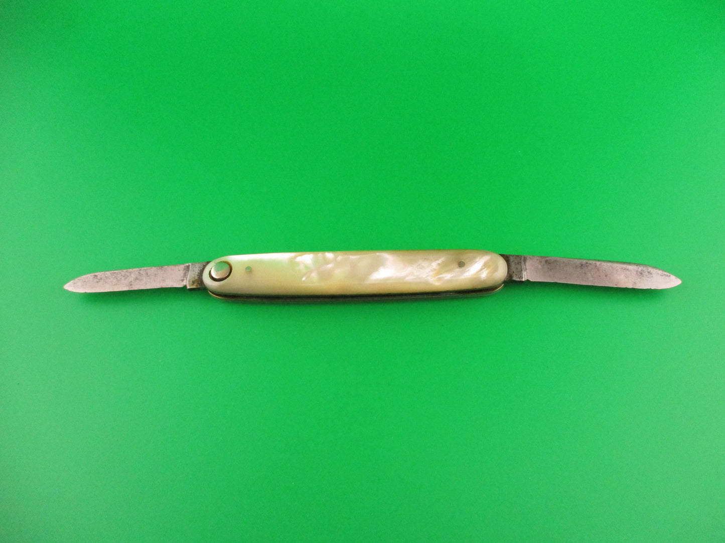 Press Button Knife Co medium double MOP pattern 105 antique switchblade knife