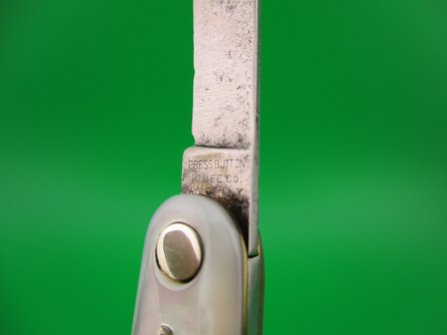 Press Button Knife Co medium double MOP pattern 105 antique switchblade knife