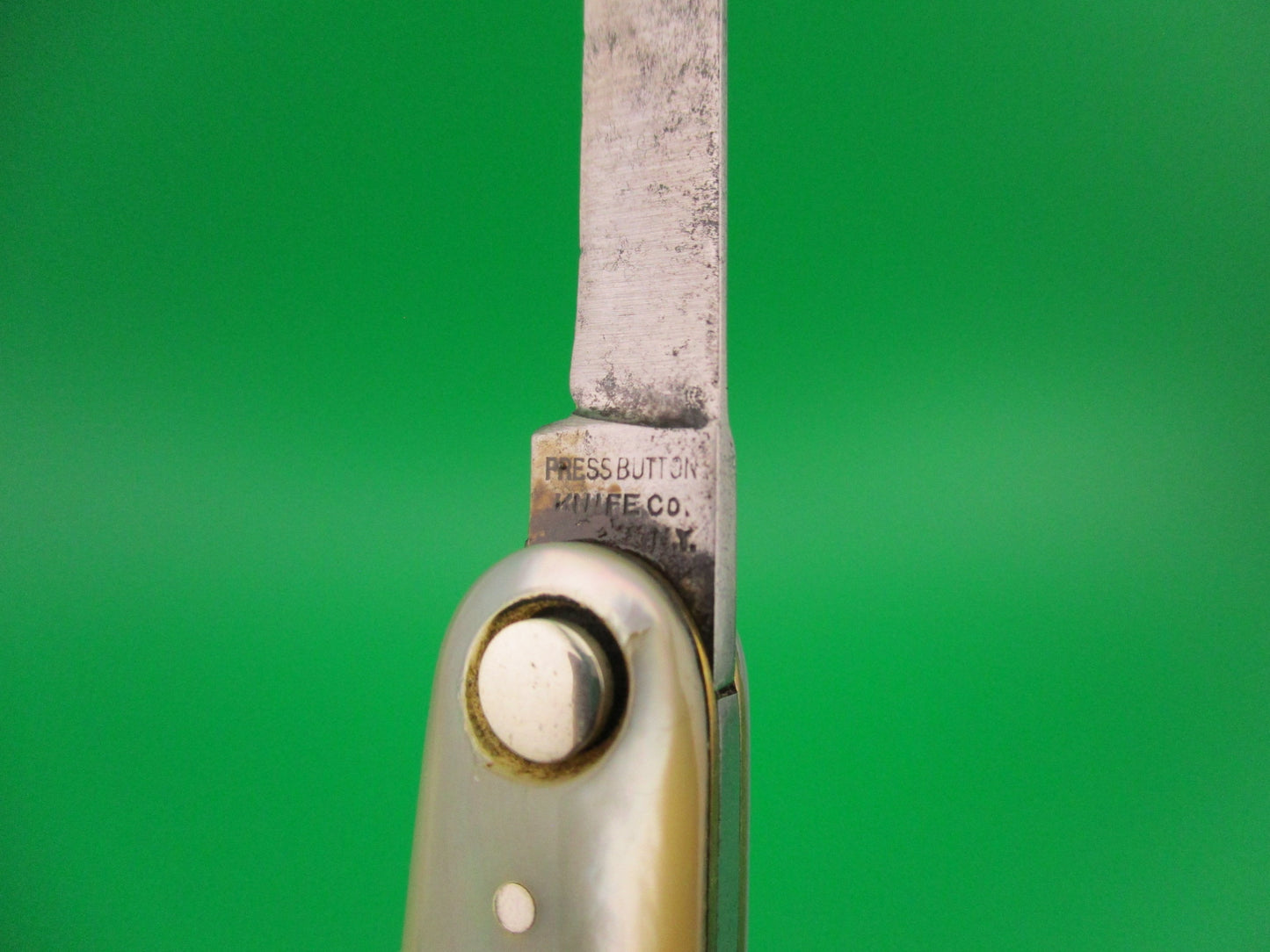 Press Button Knife Co medium double MOP pattern 105 antique switchblade knife