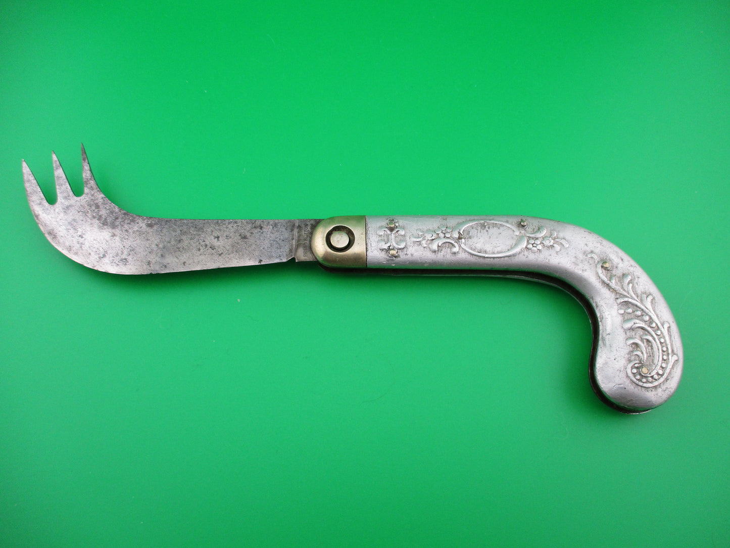 z Press Button Knife Co One Arm Man knife