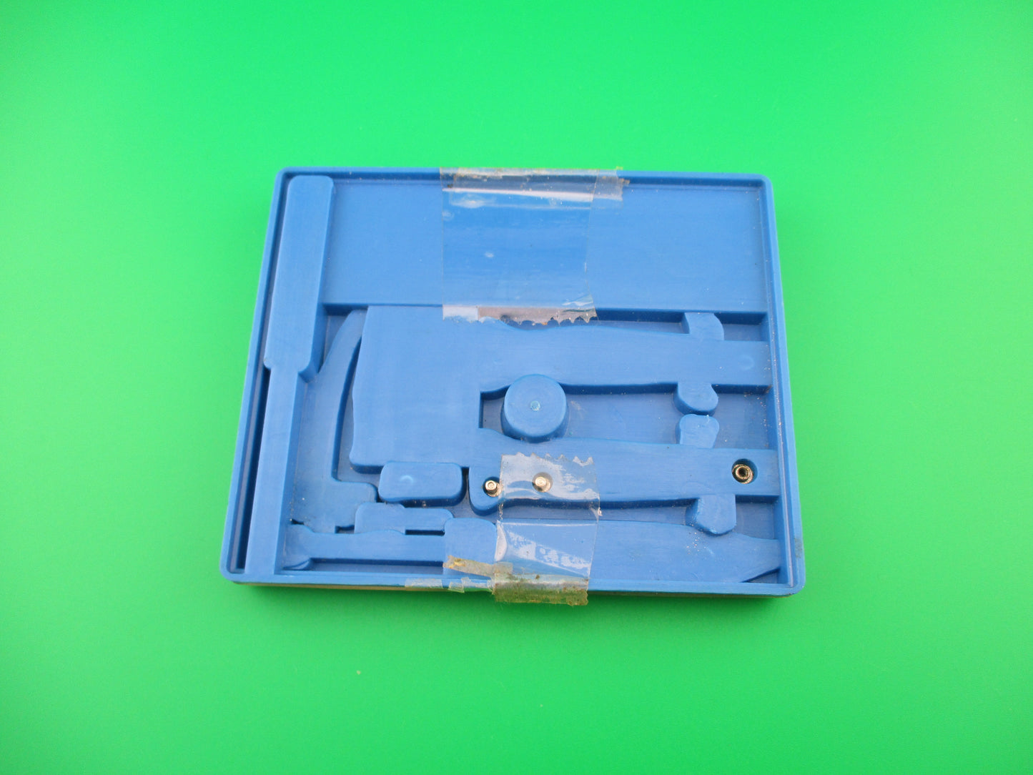 Magic Knife Kit Blue background Imitation horn scales MISSING PARTS