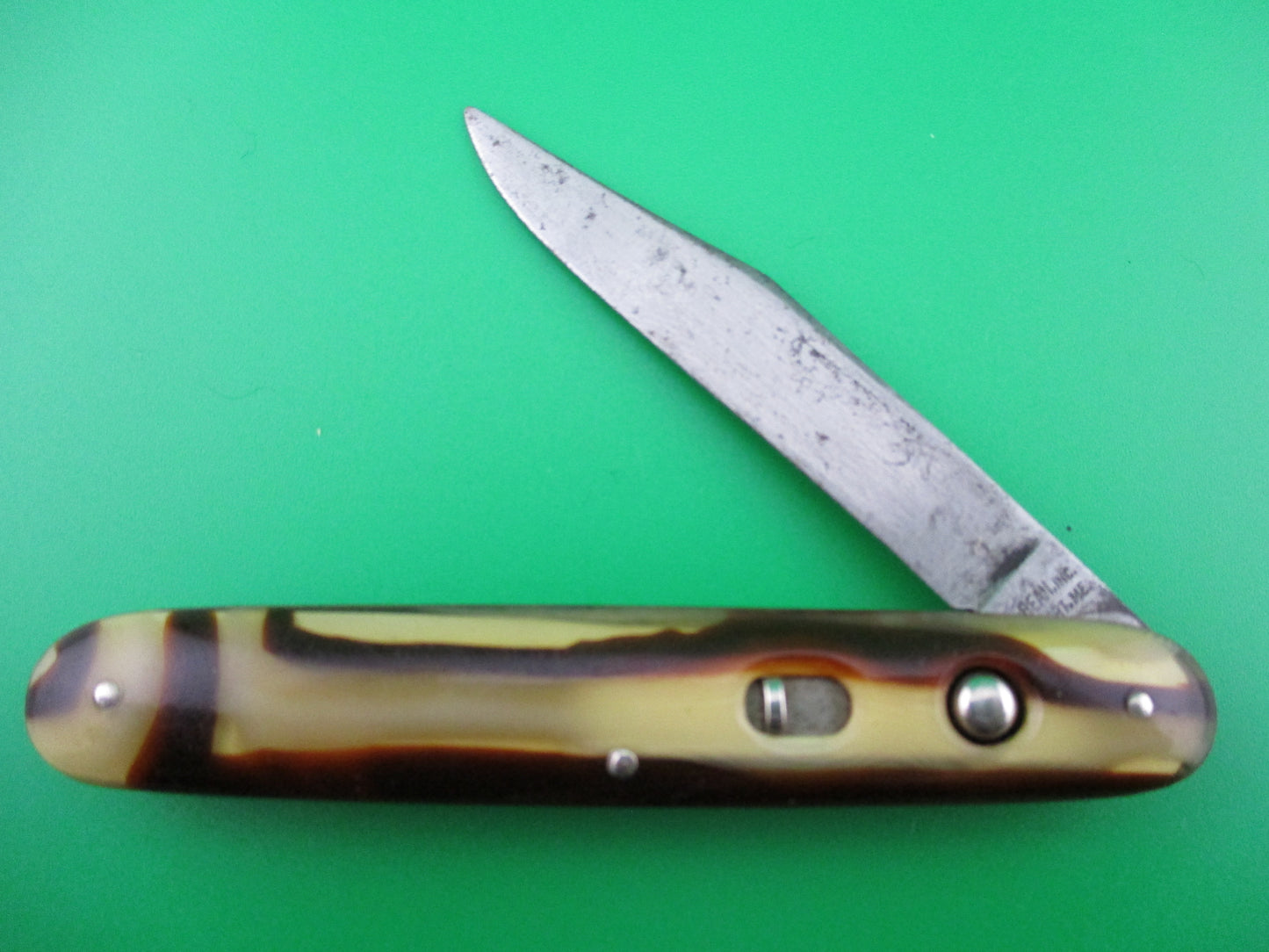 z LL Bean Single 3 3/8" Cigar Single Butter & Molasses switchblade
