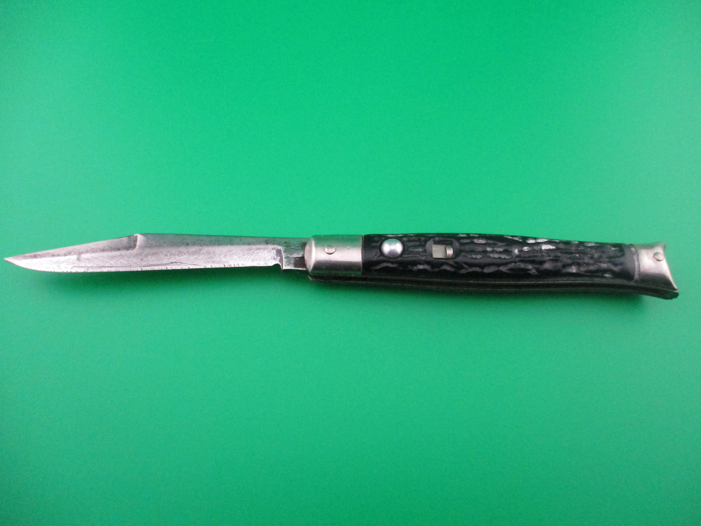 z Colonial SHUR SNAP fishtail Black switchblade