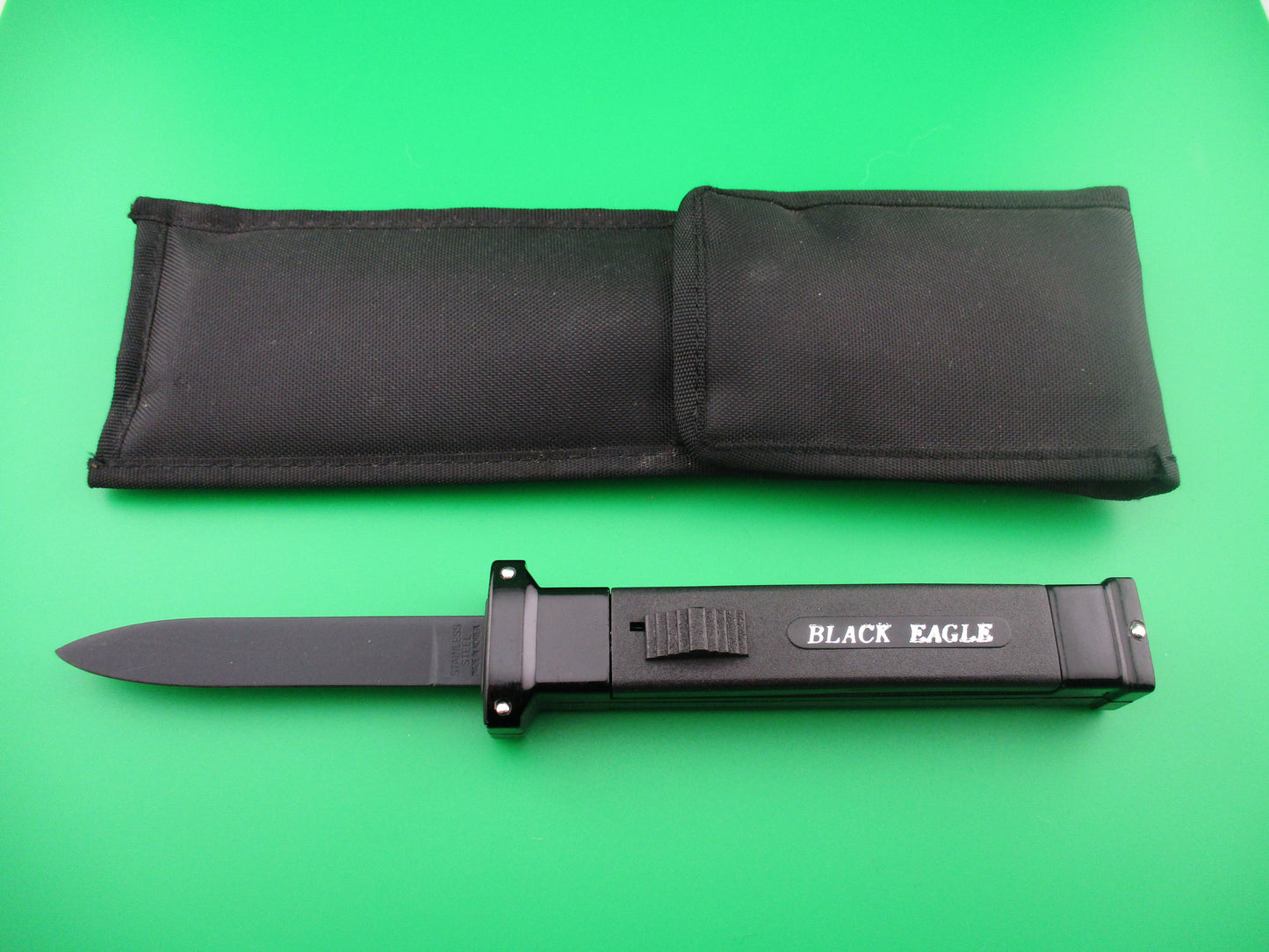 Black Eagle Reverse Switchblade w/sheath retracting guard