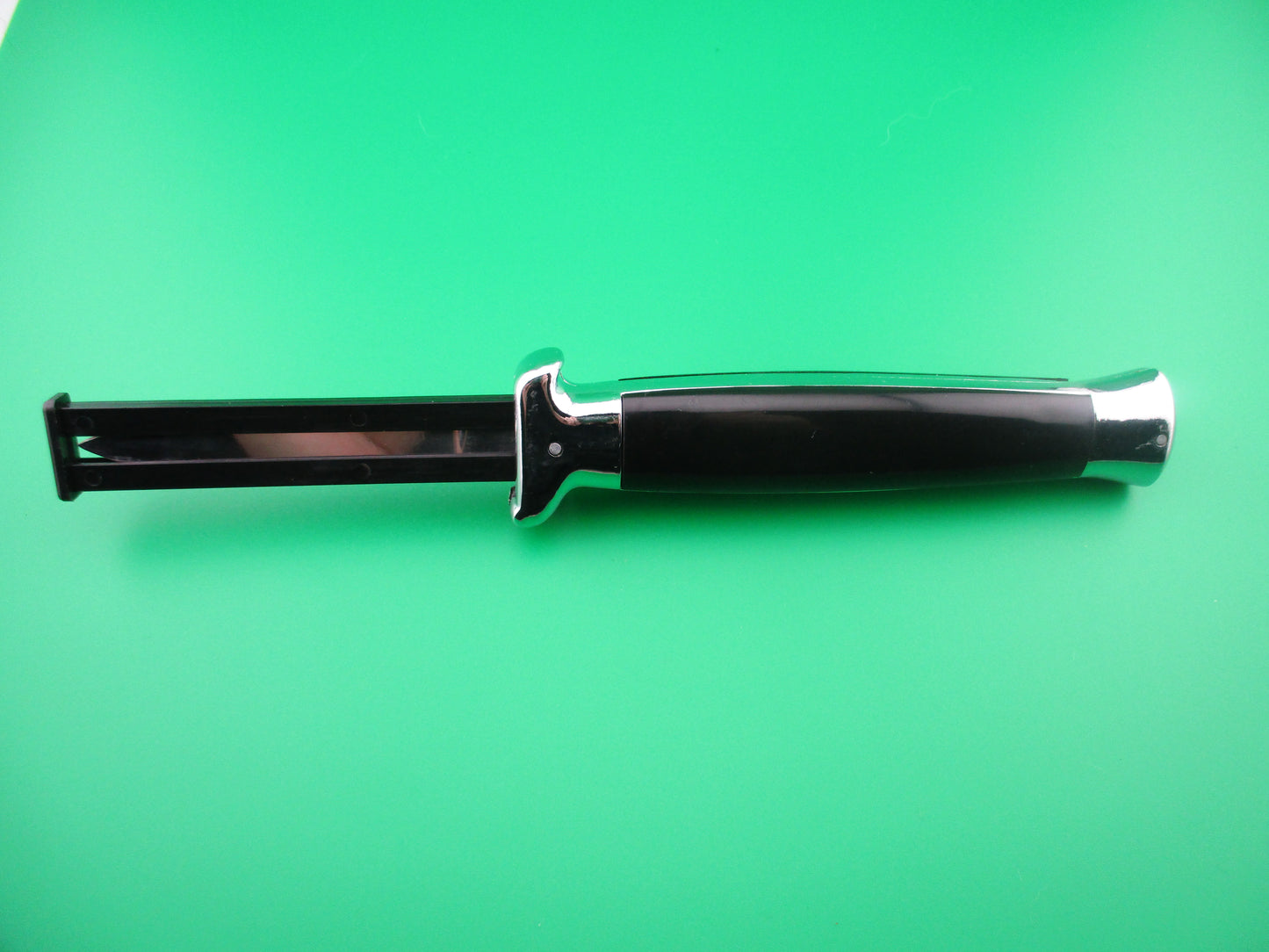 Black Dagger Reverse Switchblade 1986 w/ original nylon sheath