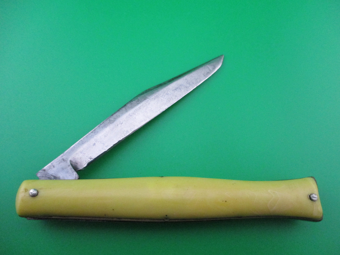 z Colonial Shur Snap Fishtail yellow early 1950s switchblade