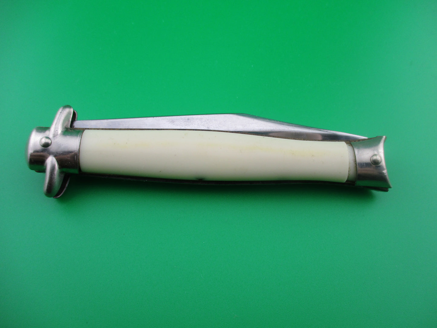 z Colonial SHUR-SNAP Bowtie White EX+ Gen 3 switchblade knife
