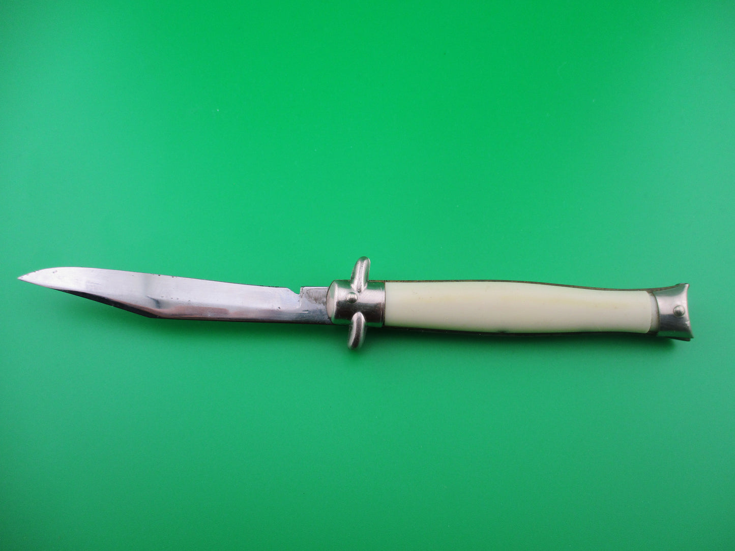 z Colonial SHUR-SNAP Bowtie White EX+ Gen 3 switchblade knife