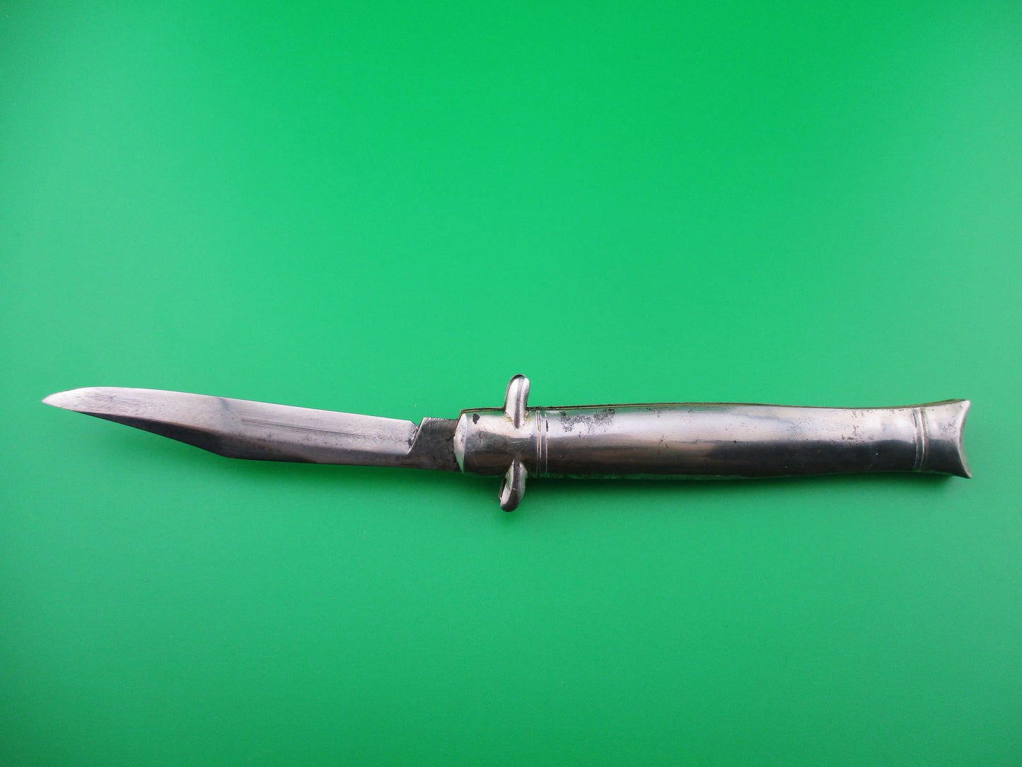 z Edgemaster Bowtie metal scales vintage switchblade