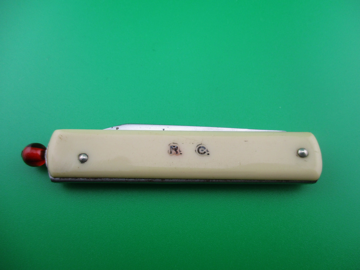 z George Schrade Knife Co pullball Cream in box