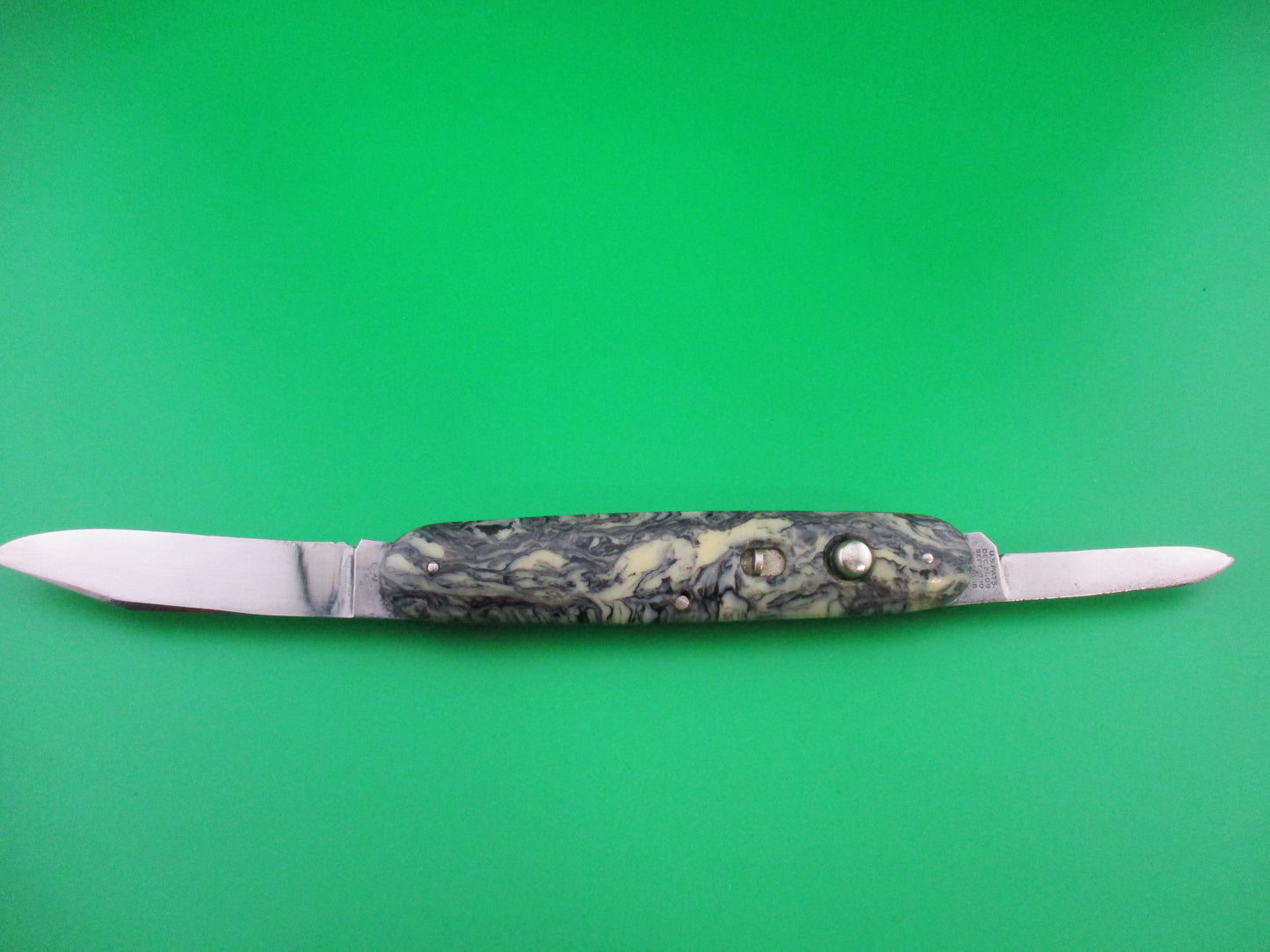 Schrade Walden #750 large 3 3/4" double Coffee & Cream switchblade