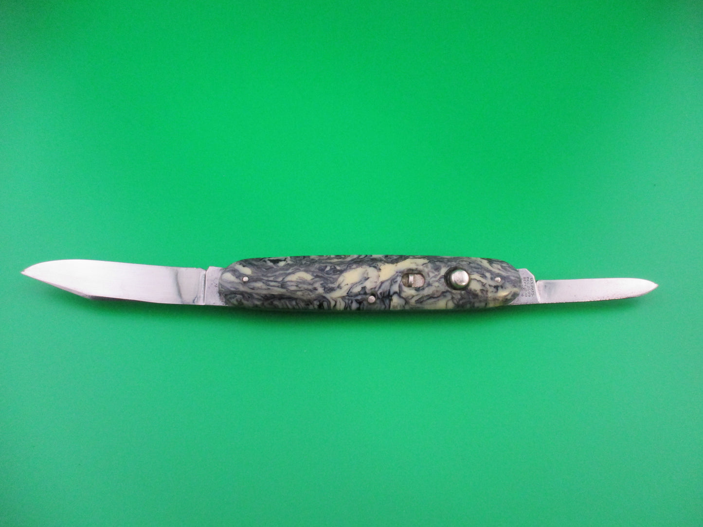 Schrade Walden #750 large 3 3/4" double Coffee & Cream switchblade