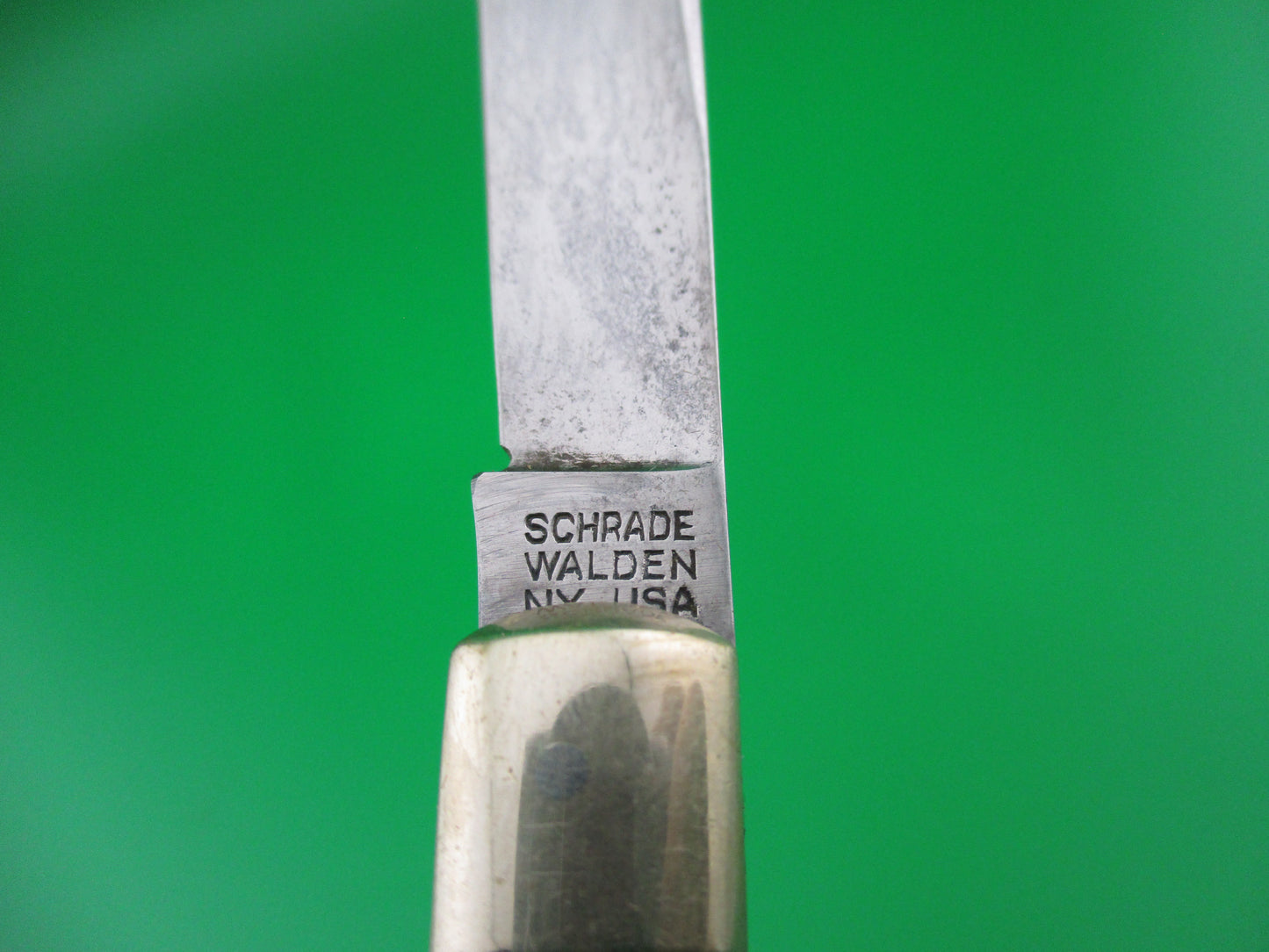 Schrade Walden Fishtail Black jigged bolsters