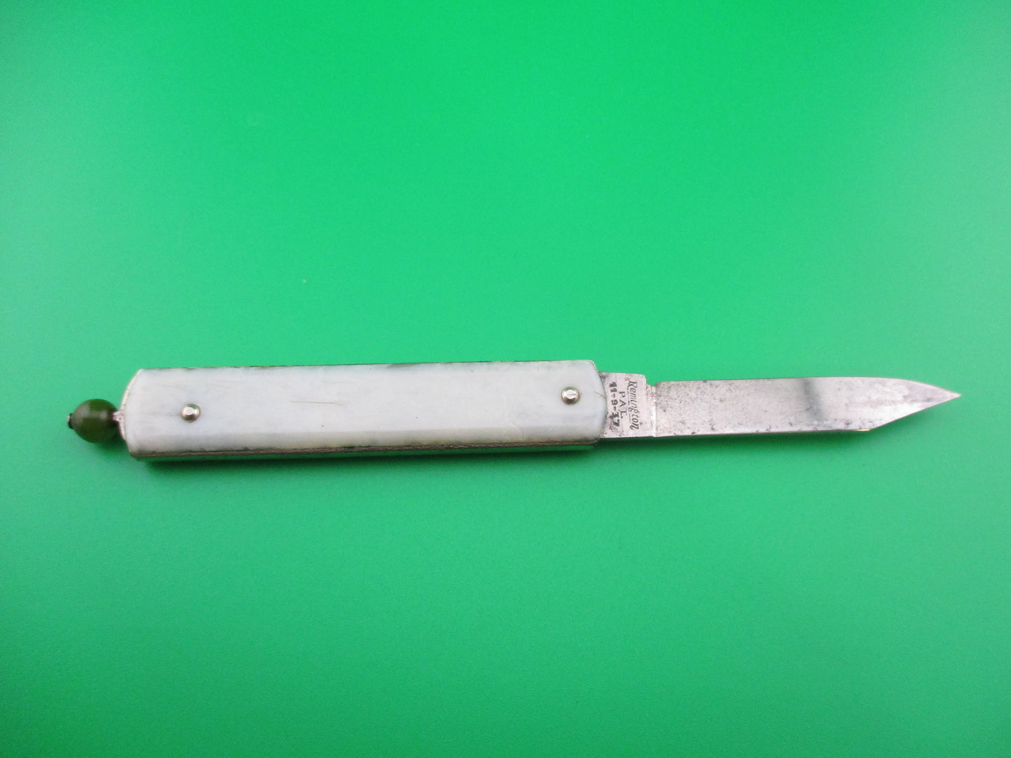 Remington R17 pullball Onyx green switchblade