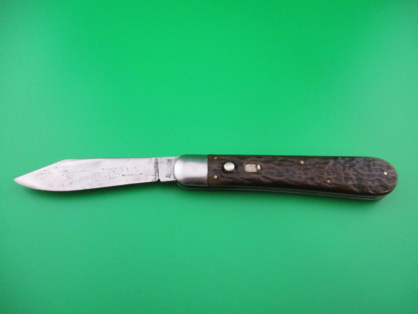 z Remington R2403 Master Knife Hunter switchblade