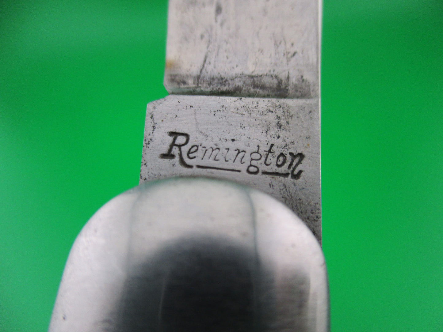 z Remington R2403 Master Knife Hunter switchblade