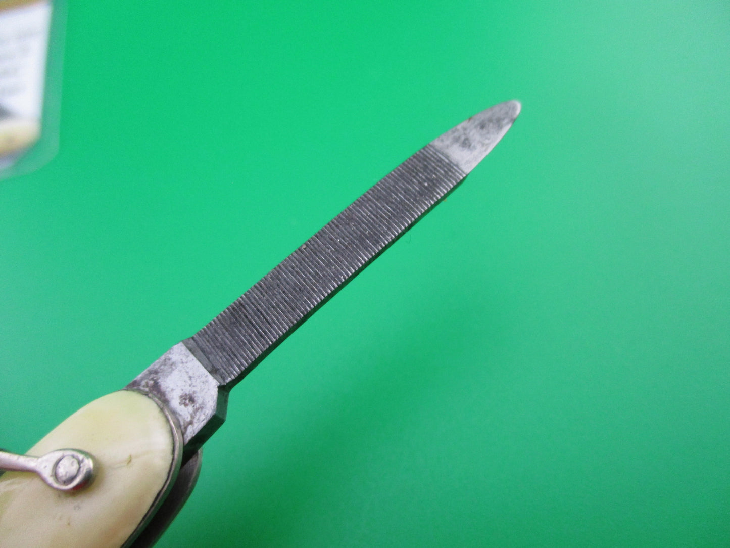 z Schrade Cut Co Marine Pearl small double w shackle & file blade