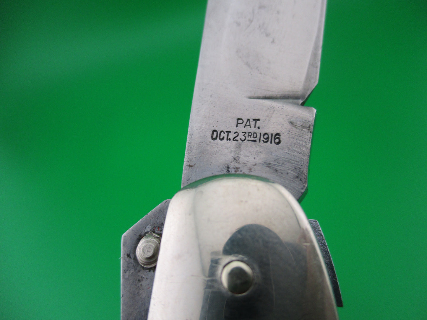 Z Aerial AC MFG Co Marinette, WIS Bone switchblade