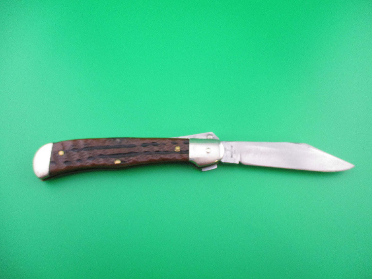 Z Aerial AC MFG Co Marinette, WIS Bone switchblade