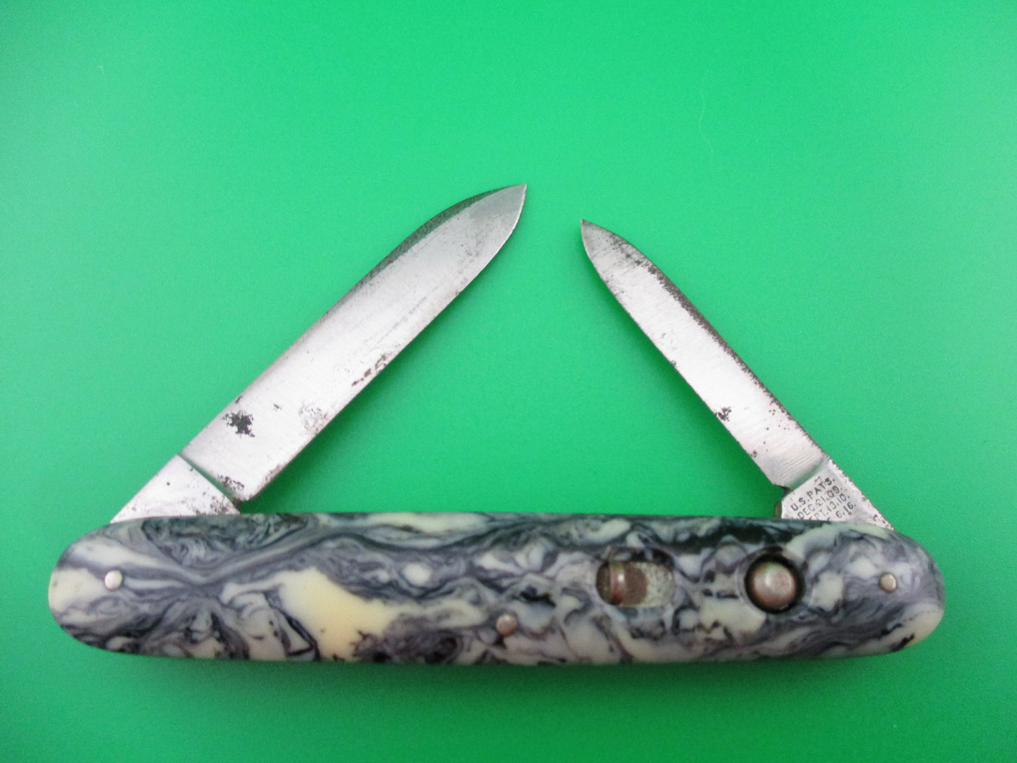 Schrade Walden Medium Double Coffee & Cream celluloid switchblade