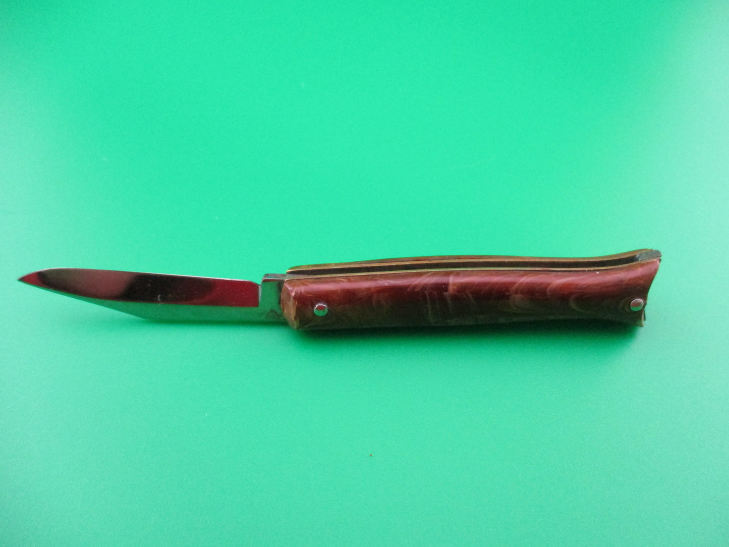 z Colonial SNAPPY Rootbeer Mini Fishtail switchblade