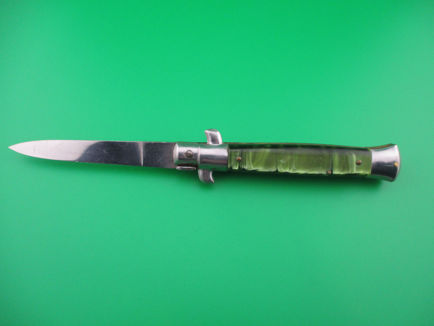 z Italian 21cm Green Pearlex stiletto switchblade