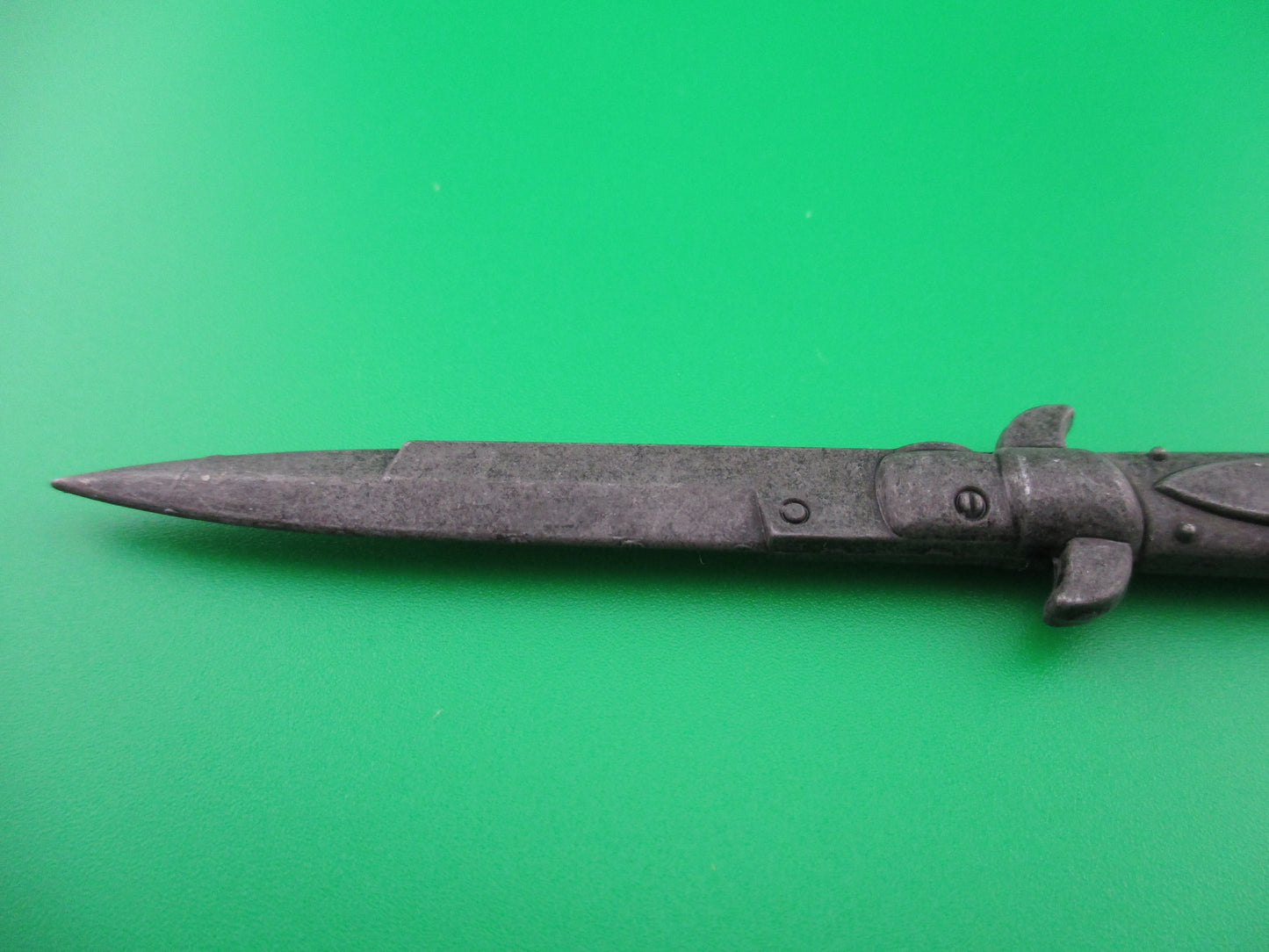 z Pewter Switchblade Italian stiletto keychain