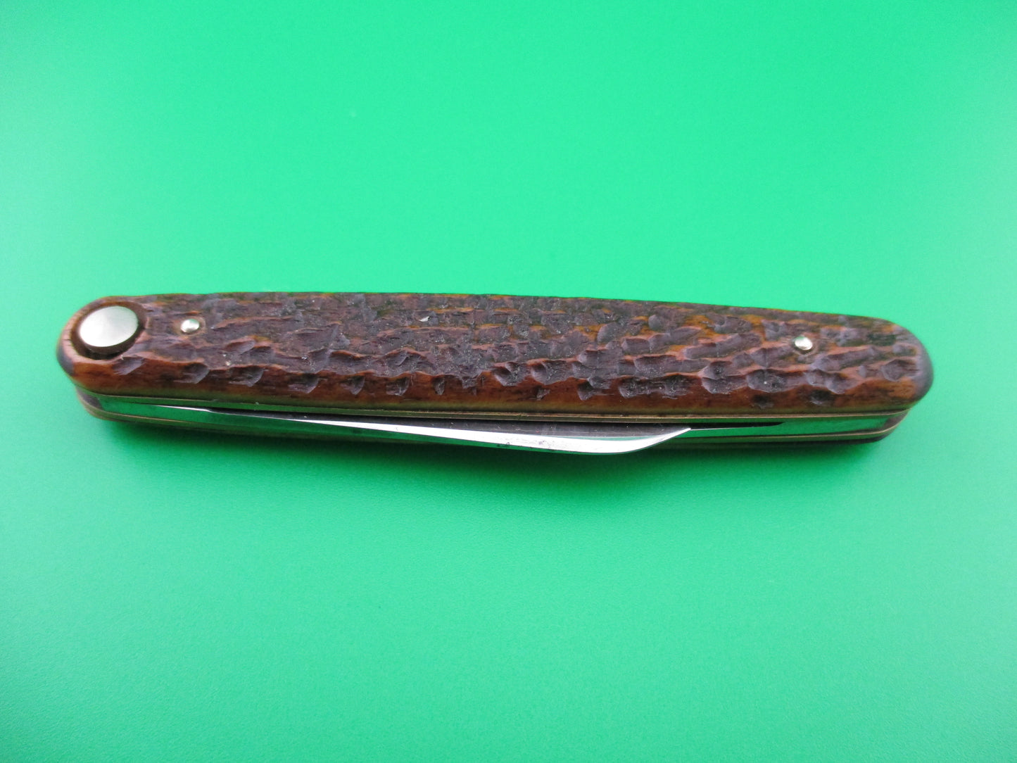 z Press Button Knife Co Medium double bone Etched NOTREVO