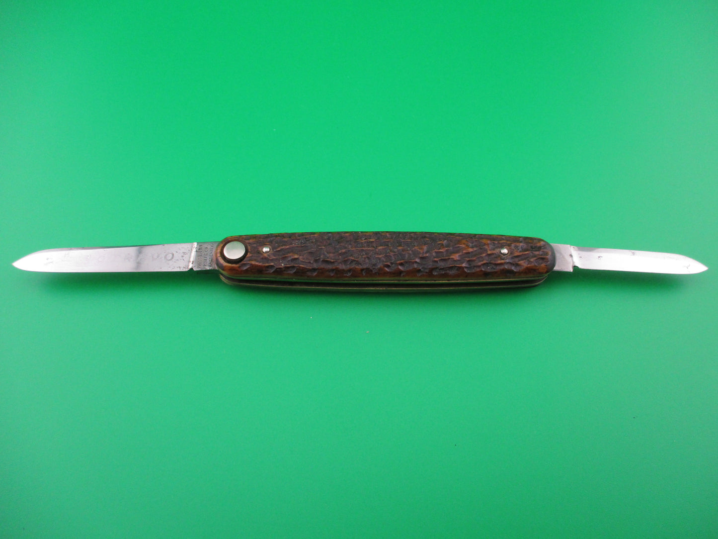 z Press Button Knife Co Medium double bone Etched NOTREVO