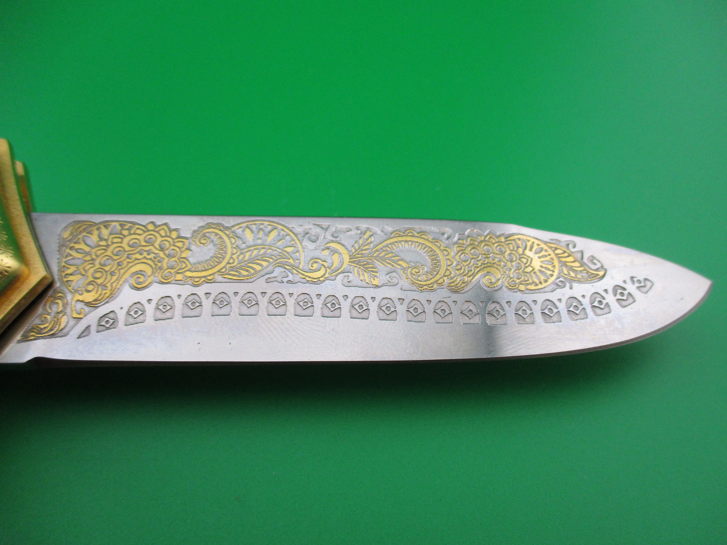 AGA CAMPOLIN GOLD AURY 1 of 20 Dia de la Muertos automatic knife