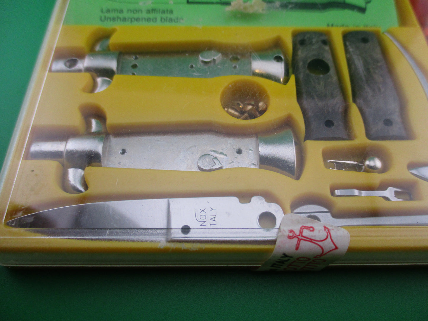 Magic Knife kit Italian Keychain size switchblade